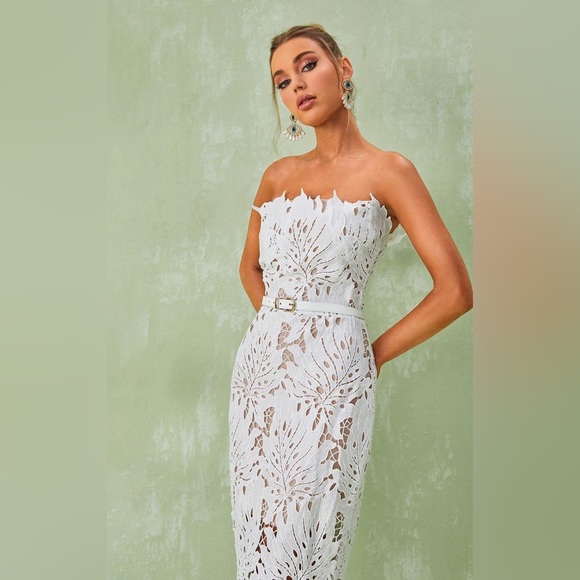 Chic Strapless White Lace Midi Dress - Picture 2 of 6